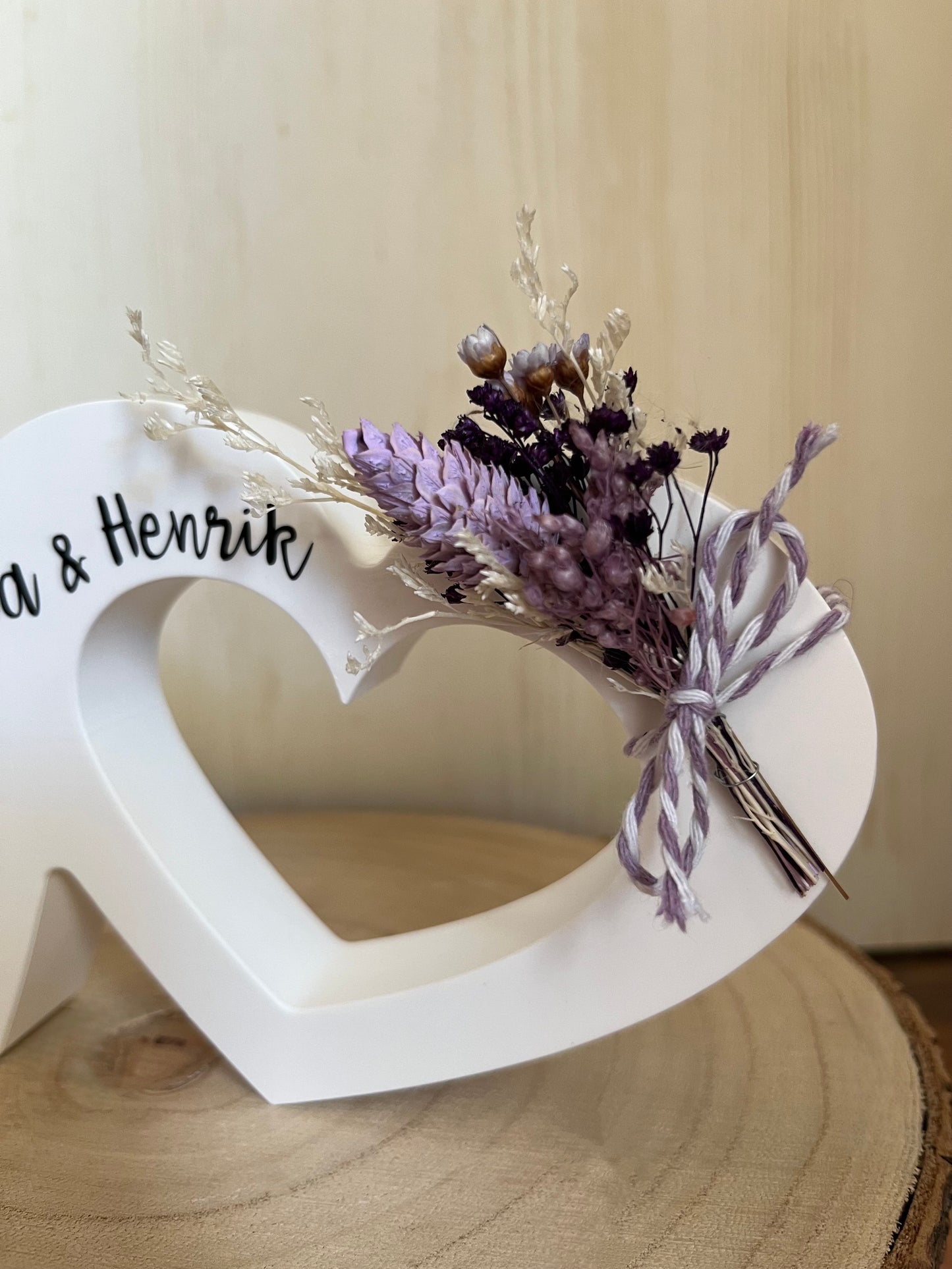 Doppelherz mit Blumen und Namen