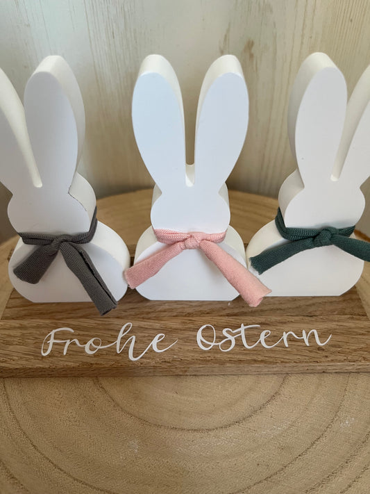3er-Set stehende Hasen mit Klötzchenleiste, Halsband und Text
