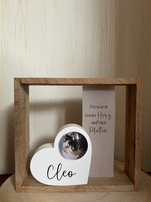 Trauerholzrahmen "Katze", Herz mit Foto, Spruch auf Transparentpapier und Lichterkette