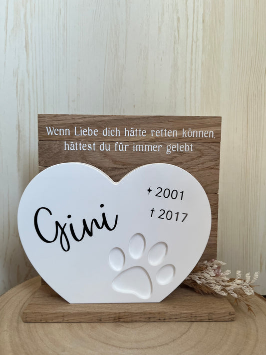 Herz mit Pfote, Klötzchenwand, Blumen und Text