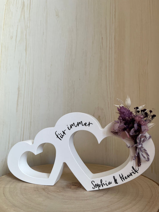 Doppelherz mit Blumen, Namen und Beschriftung