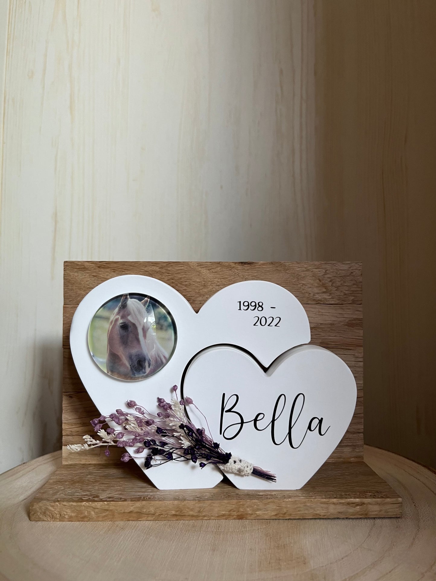 Herz mit Foto "Pferd", Klötzchenwand und Blumen
