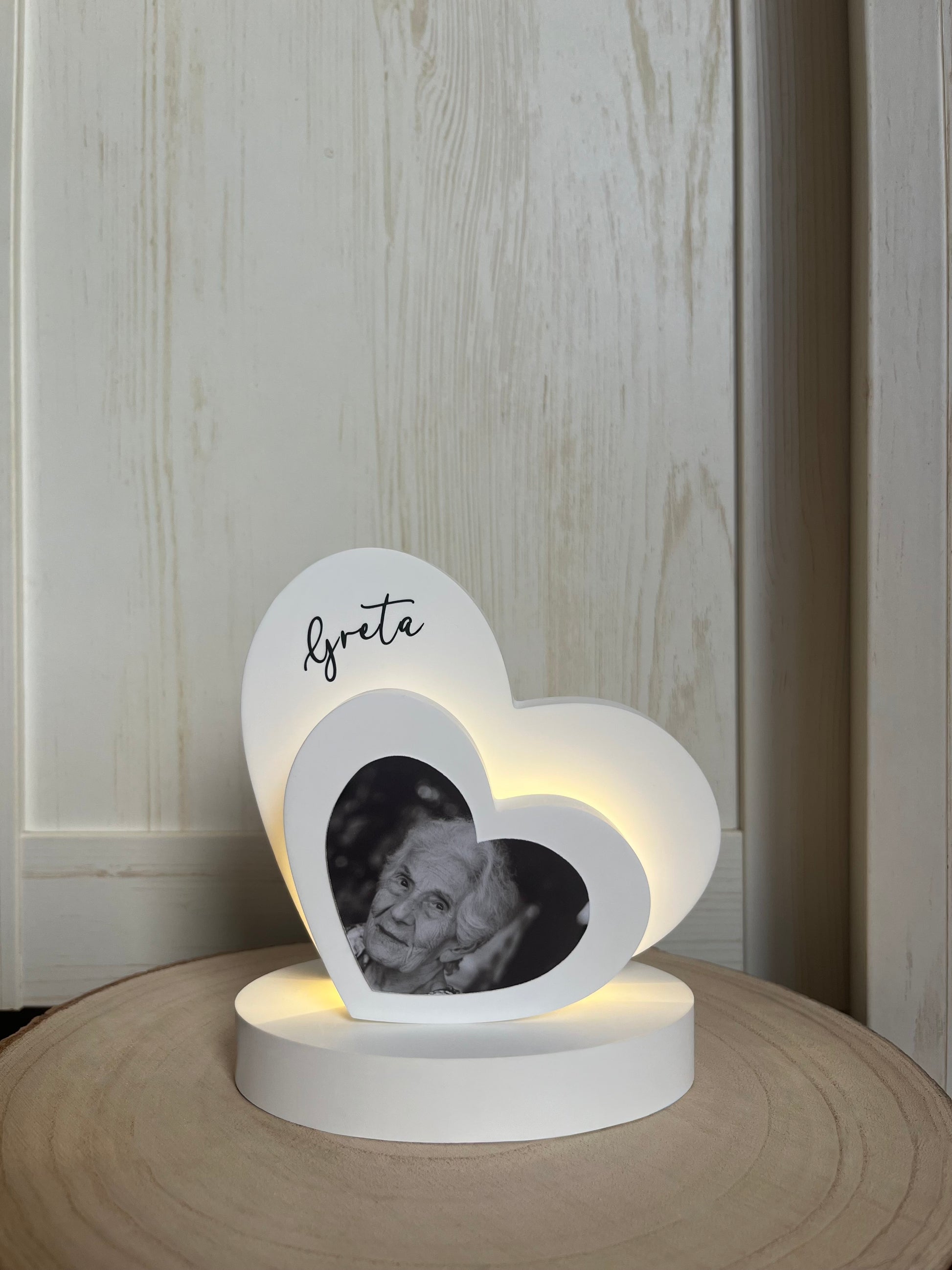personalisiertes Trauergeschenk mit Foto und Licht als Erinnerungsstück für Verstorbene